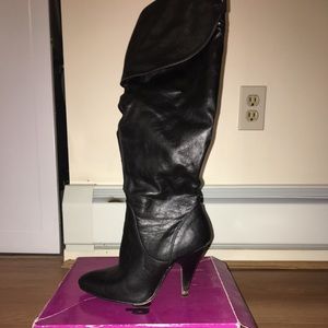 Women’s boots size 6